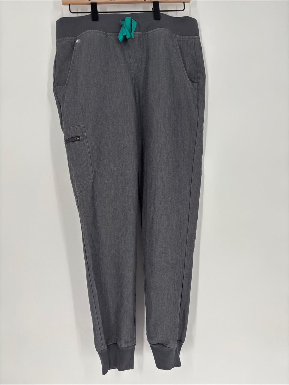 Figs Zamora gray scrub pants medium